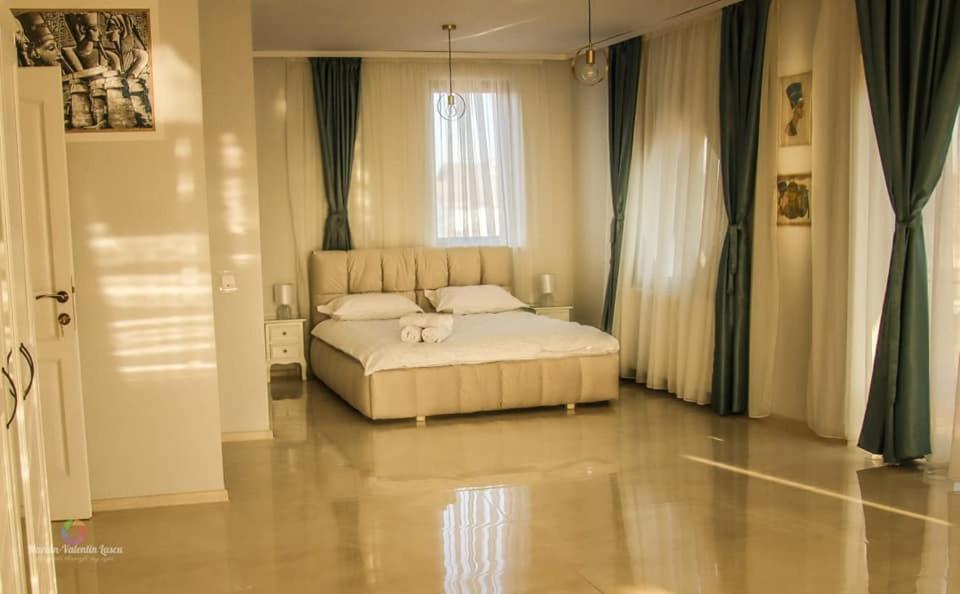 Caprice Deluxe Accomodation Drobeta Turnu Severin Exterior foto