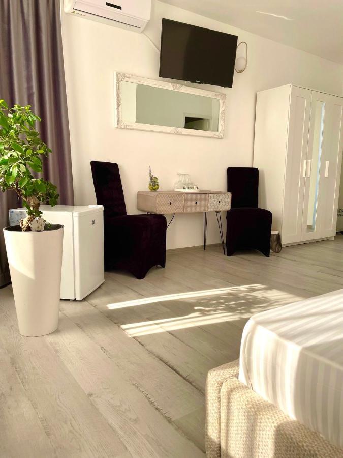 Caprice Deluxe Accomodation Drobeta Turnu Severin Exterior foto
