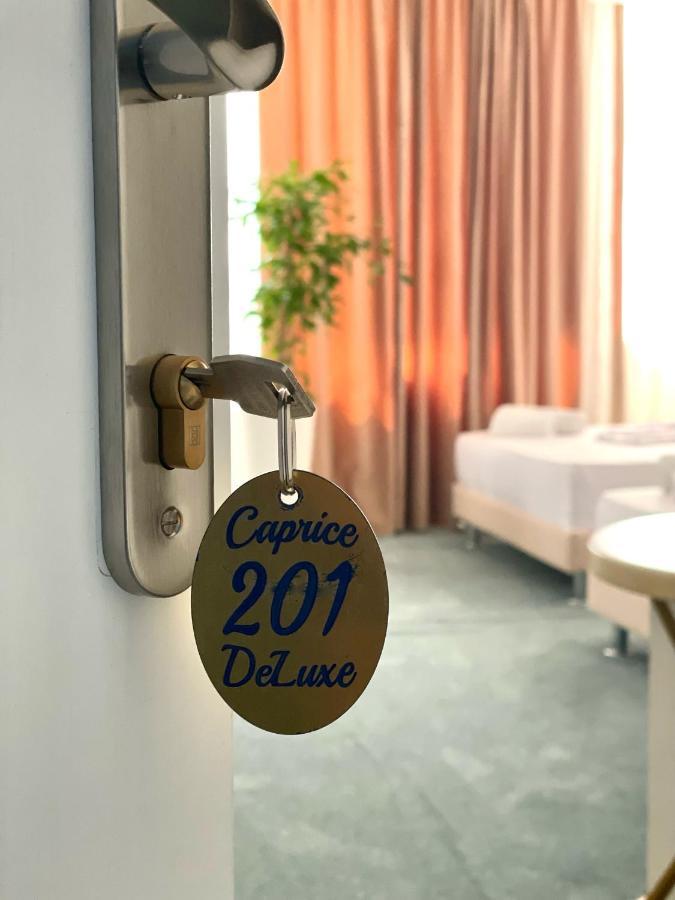 Caprice Deluxe Accomodation Drobeta Turnu Severin Exterior foto
