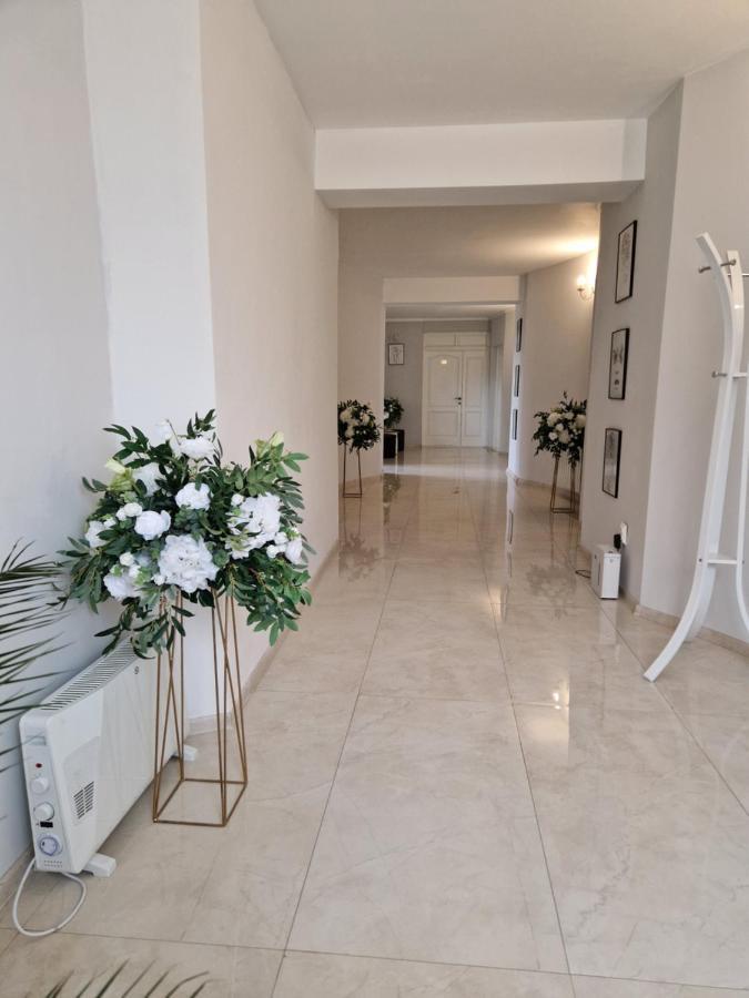 Caprice Deluxe Accomodation Drobeta Turnu Severin Exterior foto